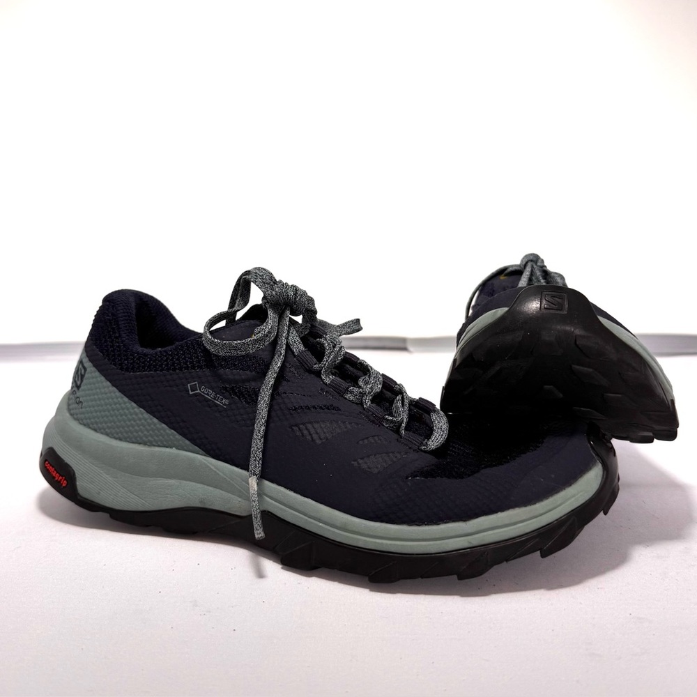 Salomon Women's Outline GTX Size US 6.5 Contagrip Hiking Shoes Navy Blue